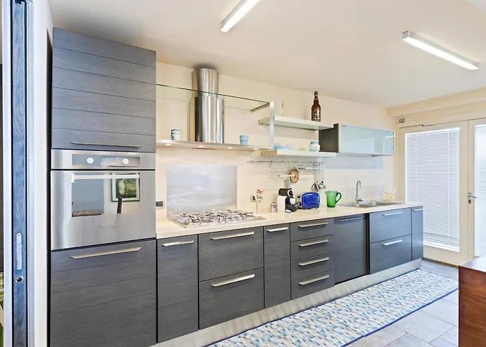 Penelope Seaview Apartment