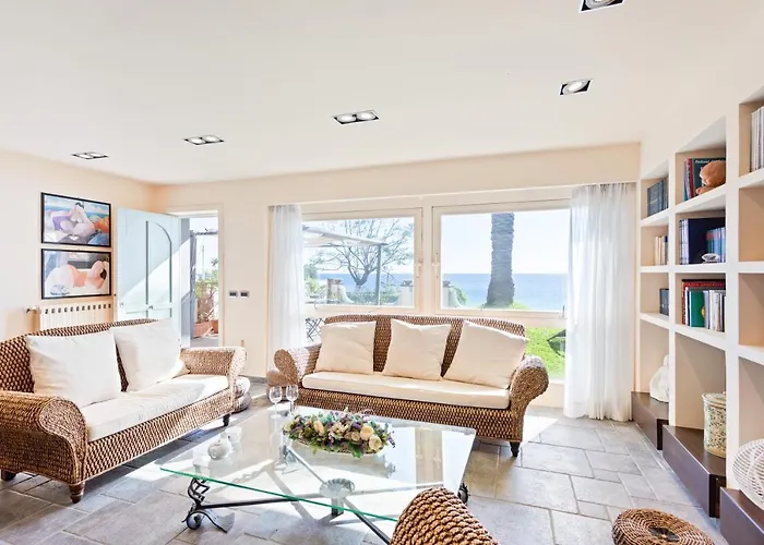 Penelope Seaview Apartment
