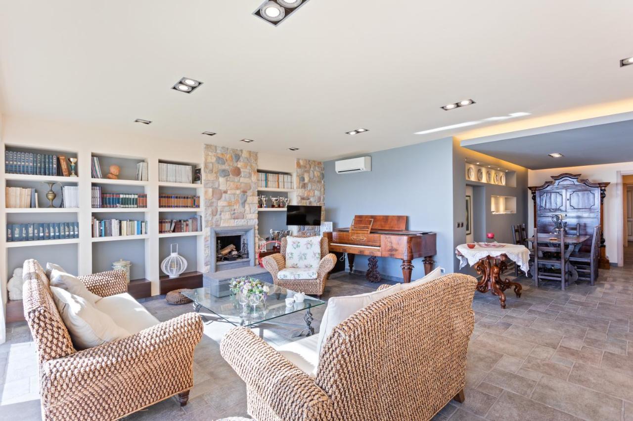 Penelope Seaview Apartment